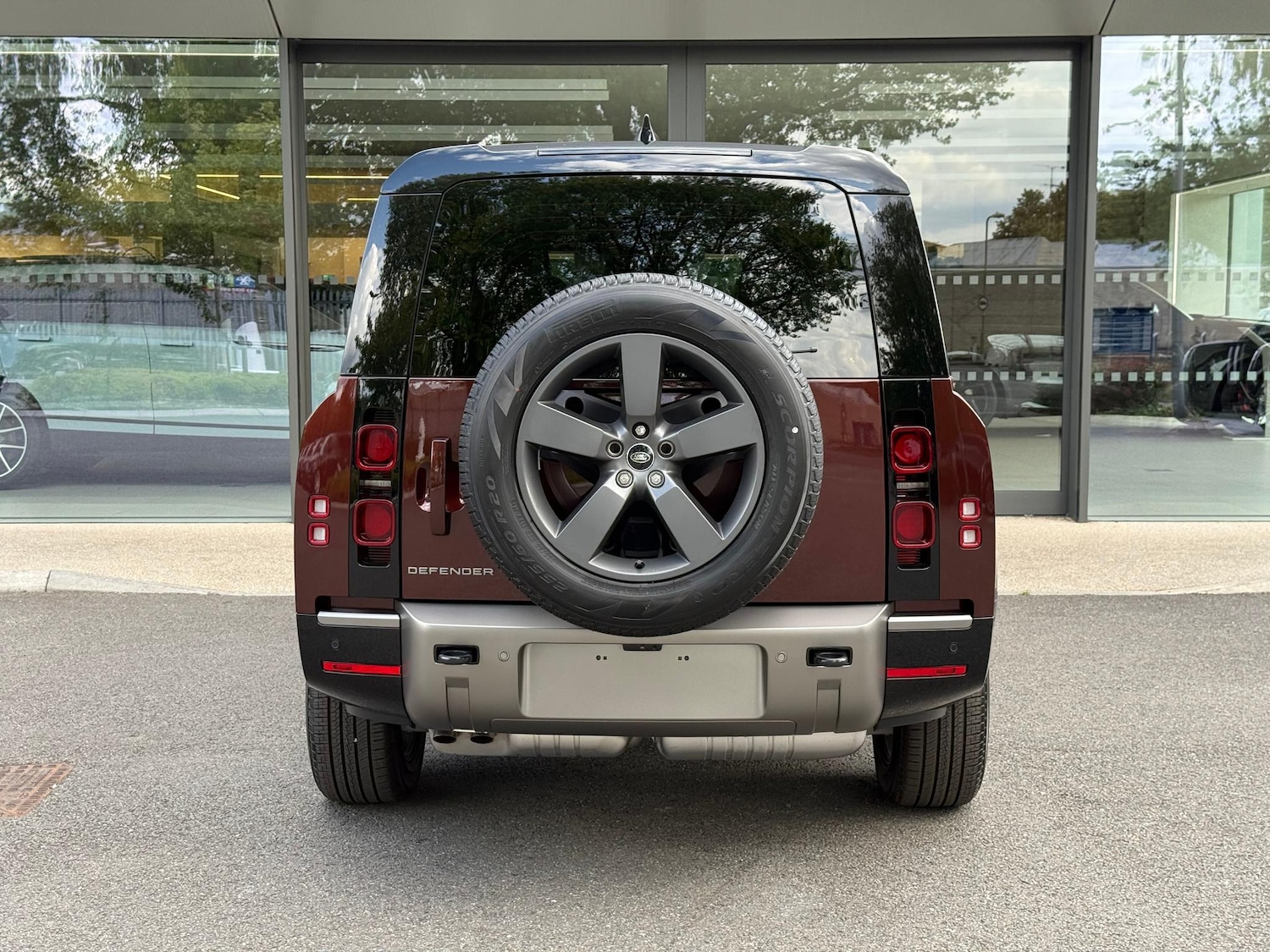 Used Land Rover Defender 2025 for sale - 77074124: Photo 8