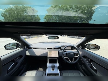 Used Land Rover Range Rover Evoque 2025 for sale - 76432516: Photo