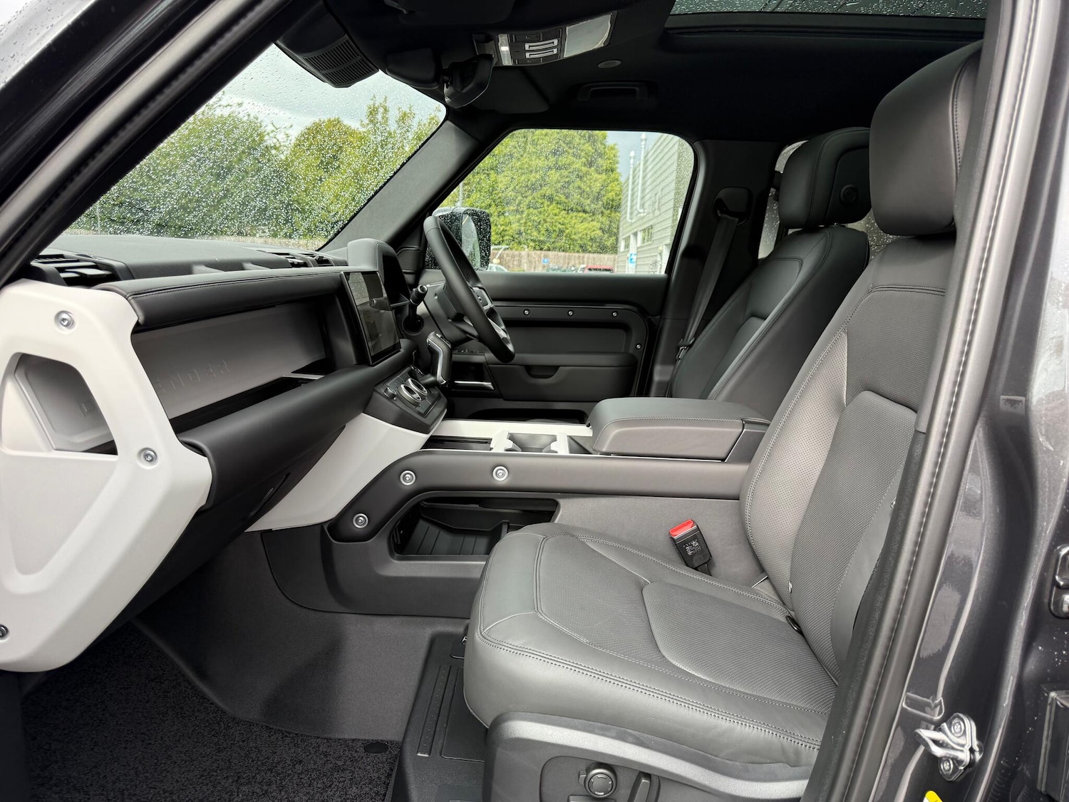 Used Land Rover Defender 2025 for sale - 77057268: Photo 10