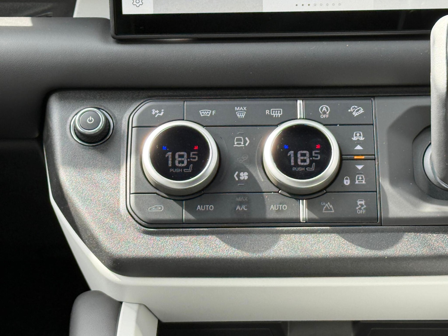 Used Land Rover Defender 2025 for sale - 77057268: Photo 16