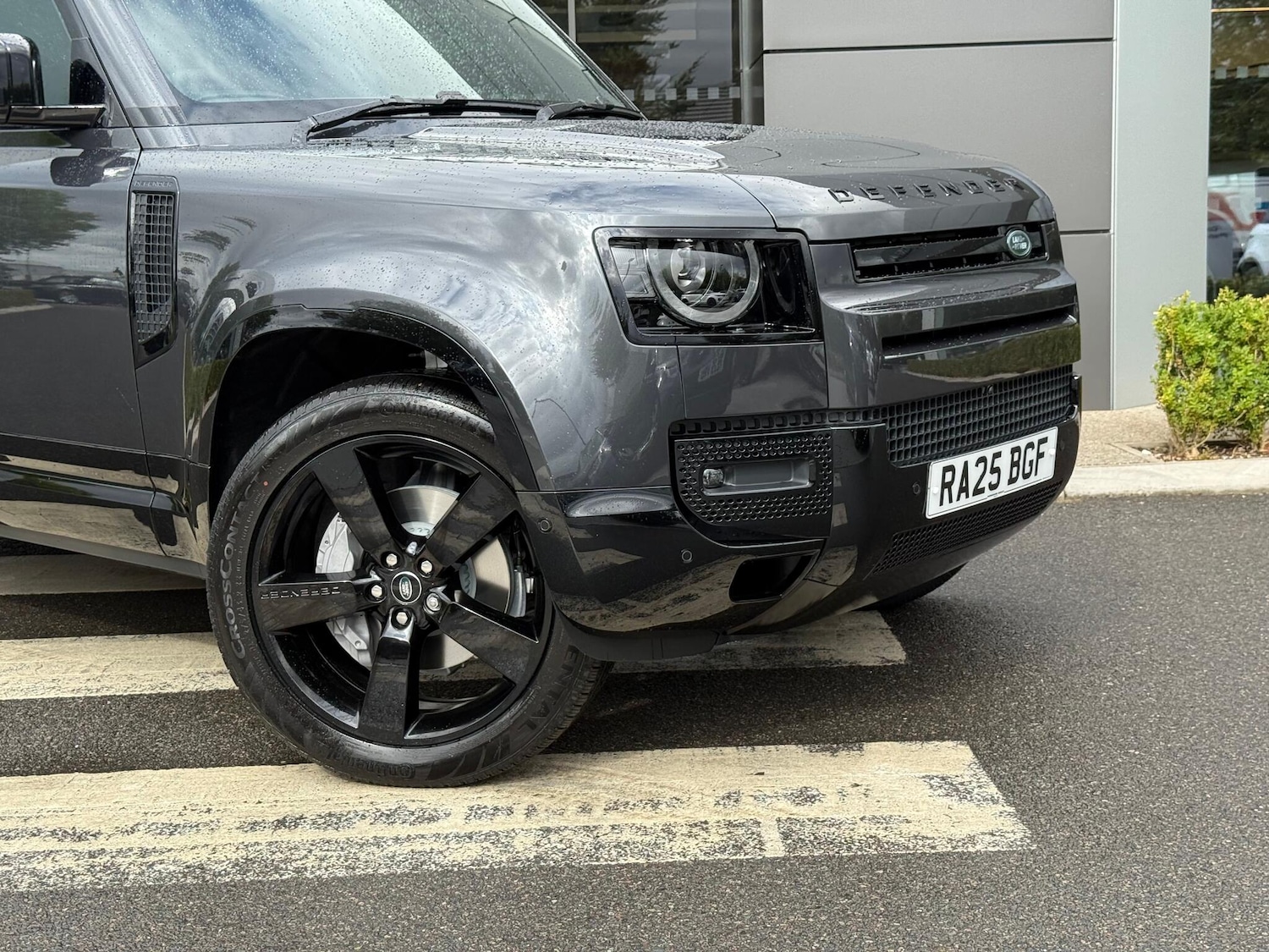 Used Land Rover Defender 2025 for sale - 77057268: Photo 31