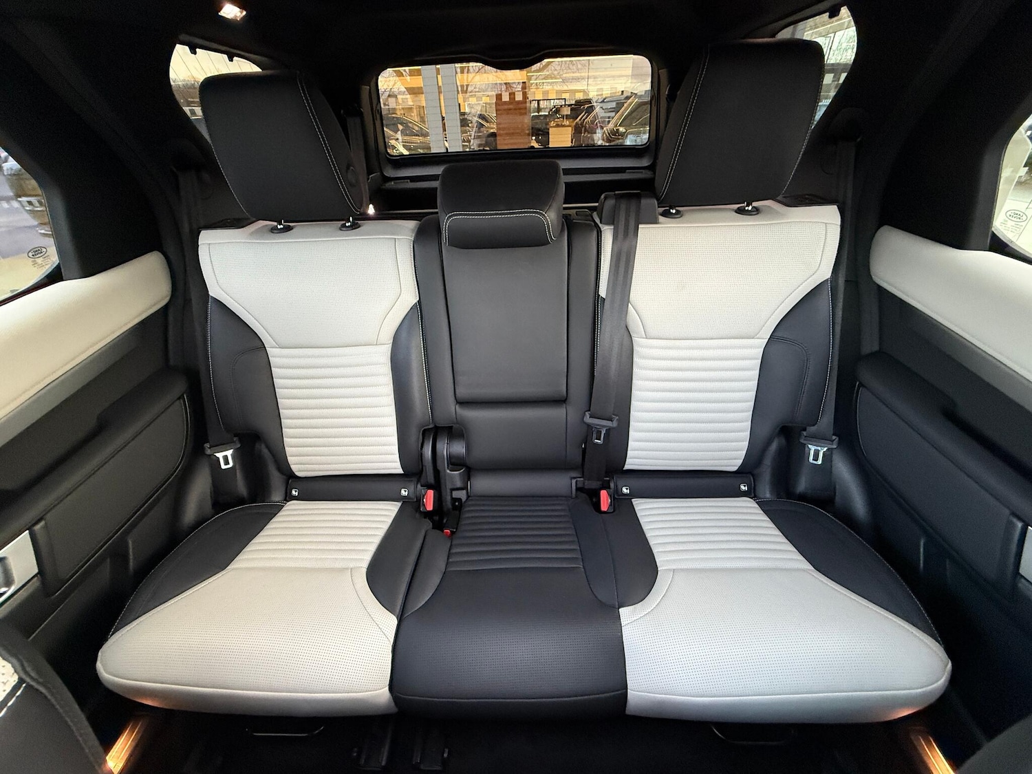 Used Land Rover Discovery 2022 for sale - 77029048: Photo 11