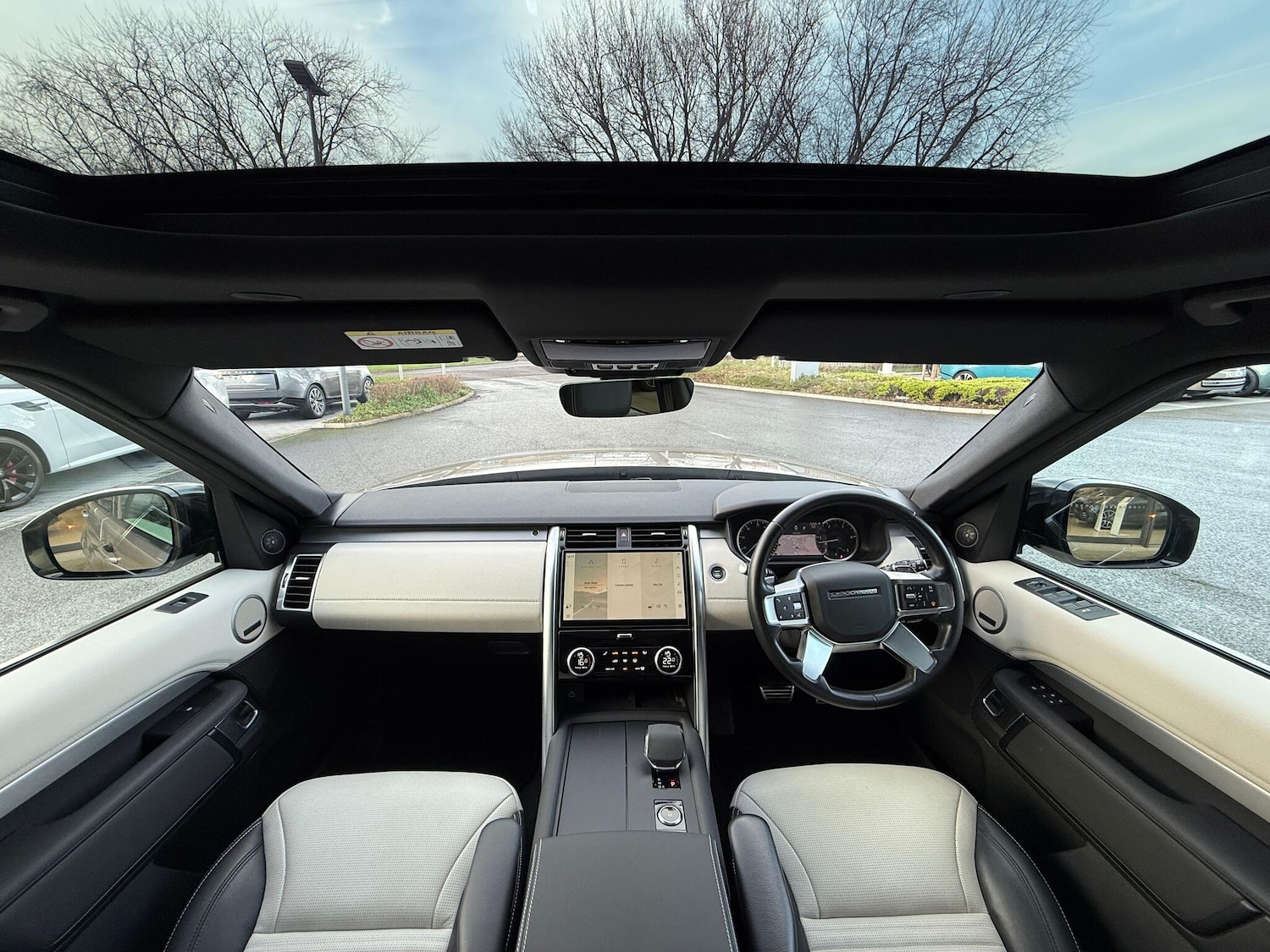 Used Land Rover Discovery 2022 for sale - 77029048: Photo 3