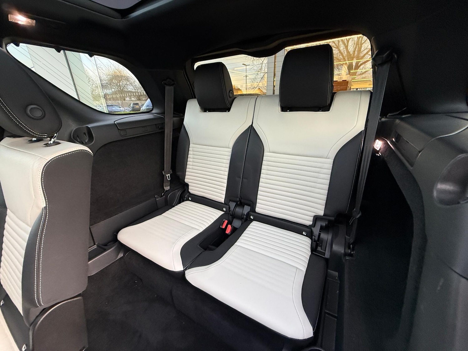 Used Land Rover Discovery 2022 for sale - 77029048: Photo 41