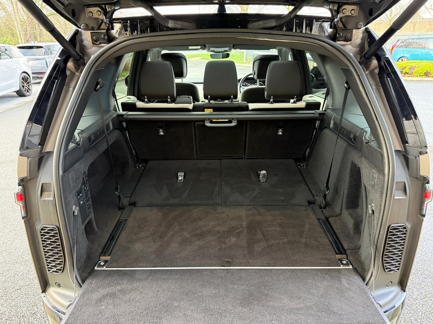 Used Land Rover Discovery 2022 for sale - 77029048: Photo 47