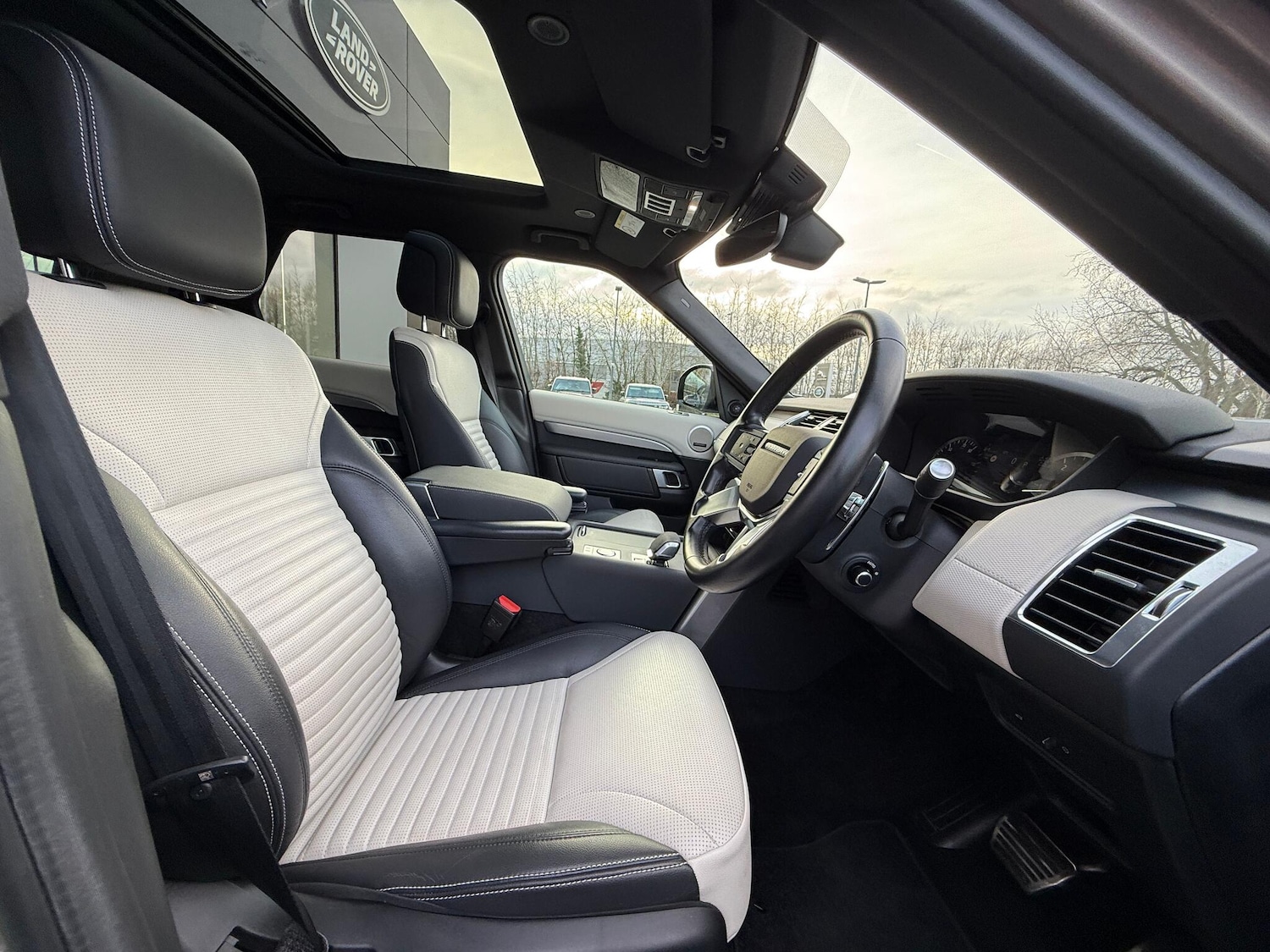 Used Land Rover Discovery 2022 for sale - 77029048: Photo 9