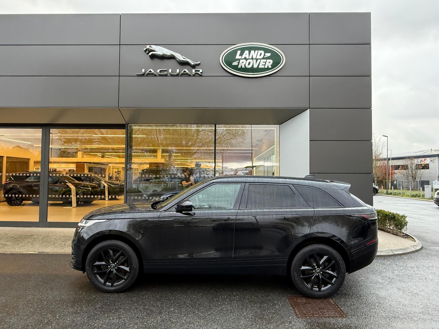 Used Land Rover Range Rover Velar 2024 for sale - 76370882: Photo 26