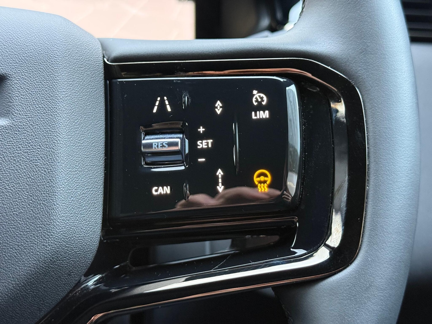 Used Land Rover Range Rover Velar 2024 for sale - 76370882: Photo 27