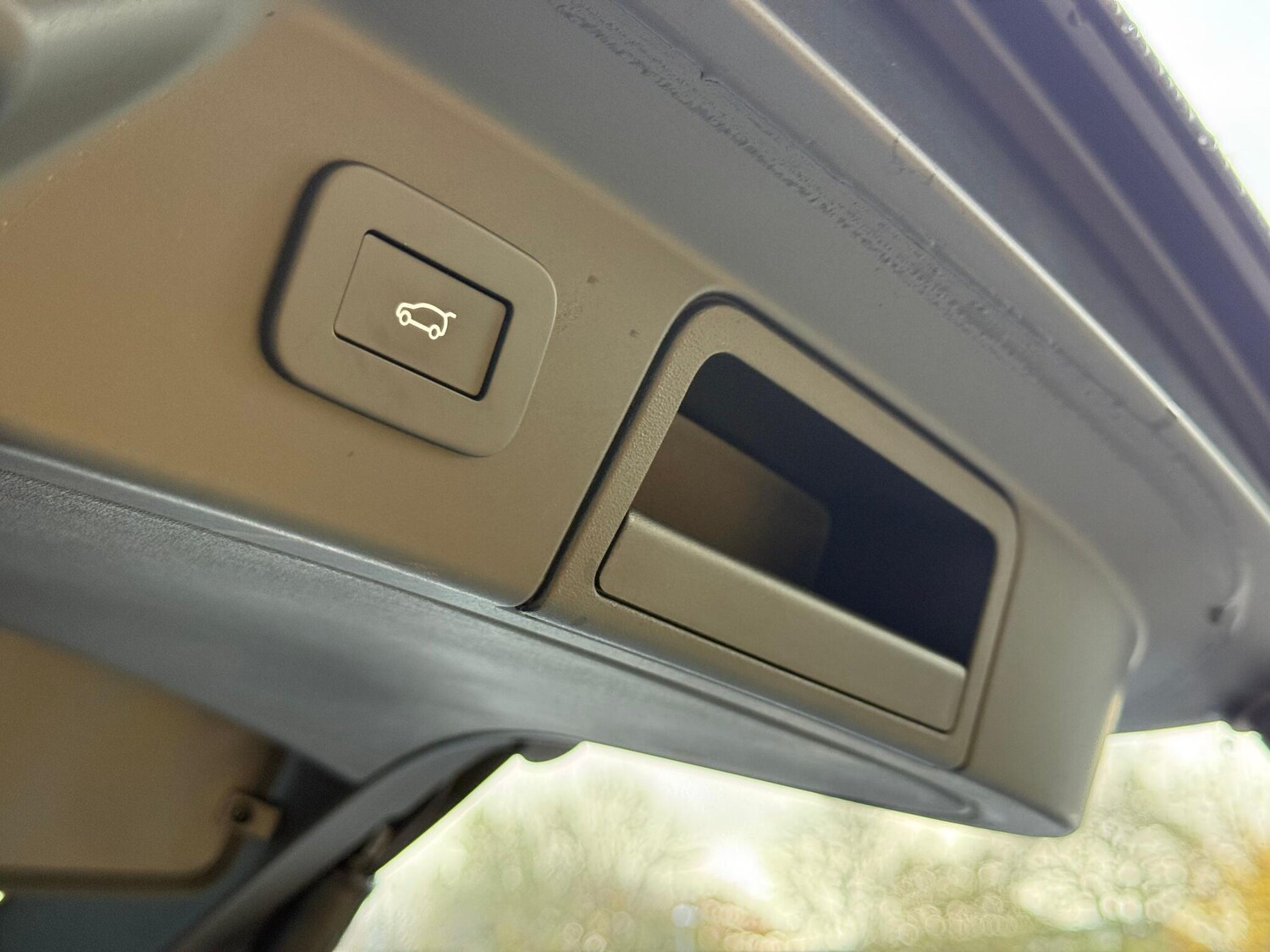 Used Land Rover Range Rover Velar 2024 for sale - 76370882: Photo 41