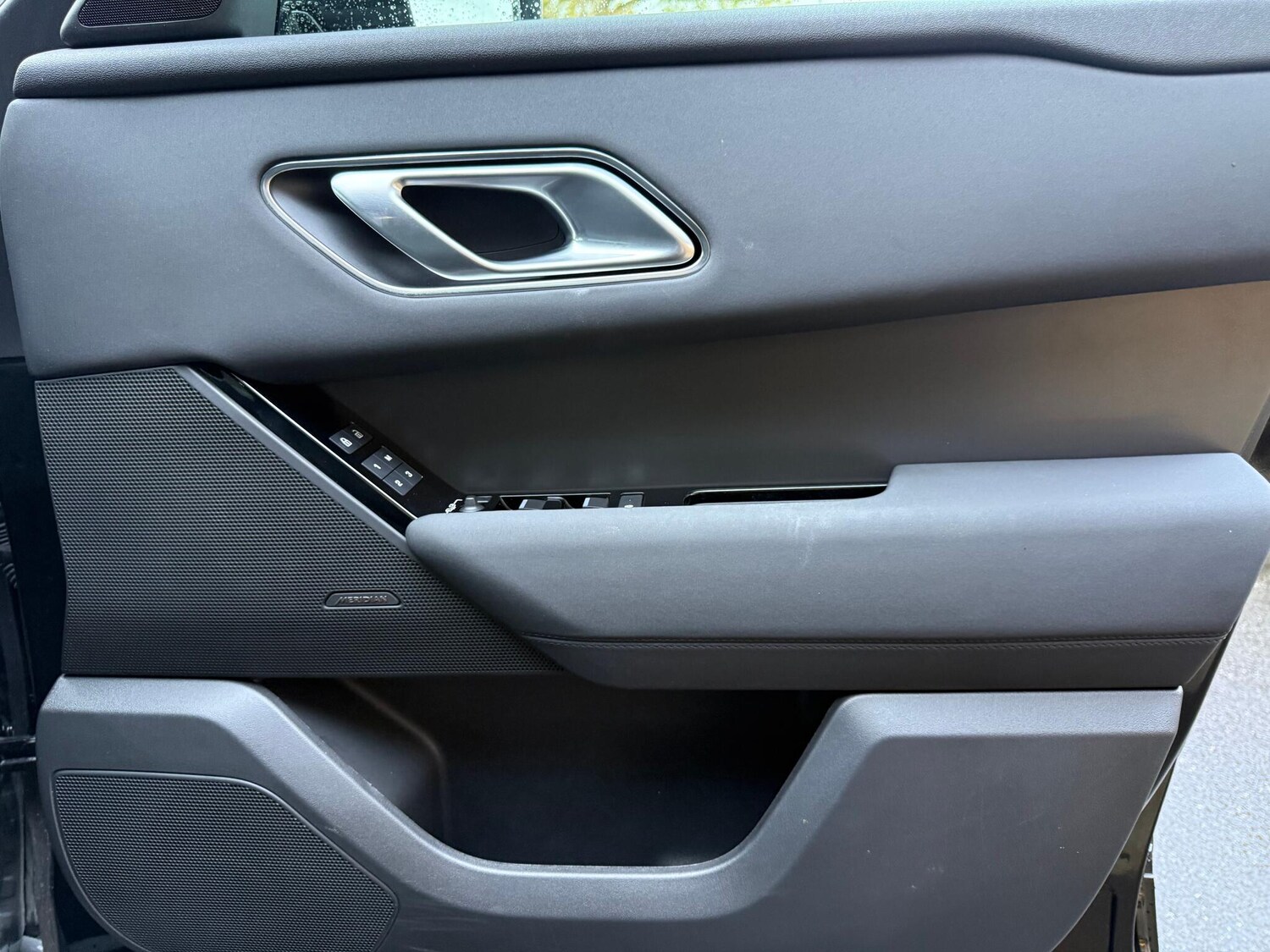 Used Land Rover Range Rover Velar 2024 for sale - 76370882: Photo 50