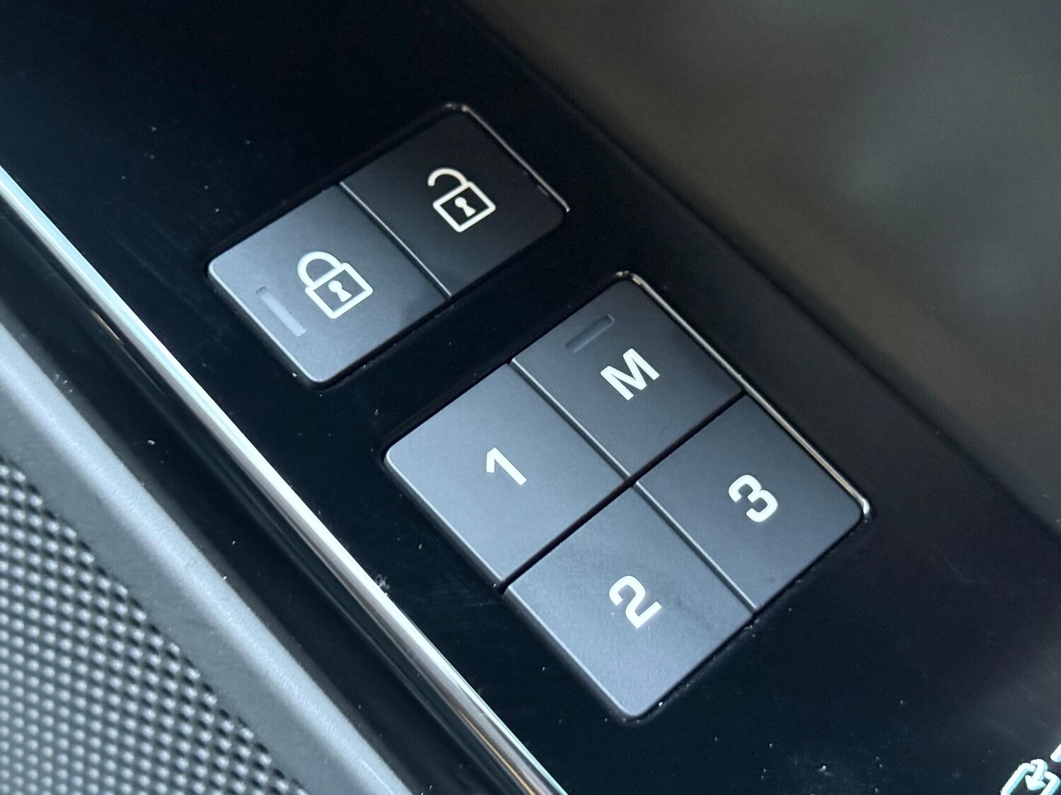 Used Land Rover Range Rover Velar 2024 for sale - 76370882: Photo 51