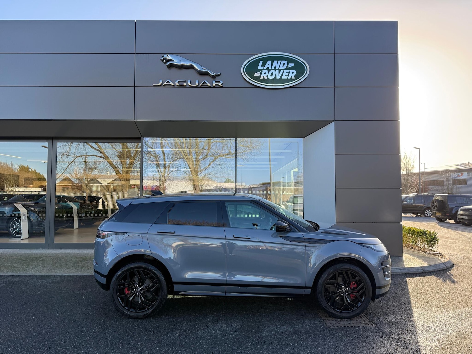 Used Land Rover Range Rover Evoque 2023 for sale - 77016414: Photo 2