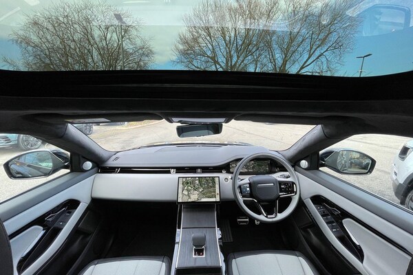 Used Land Rover Range Rover Evoque 2025 for sale - 76167537: Photo 3