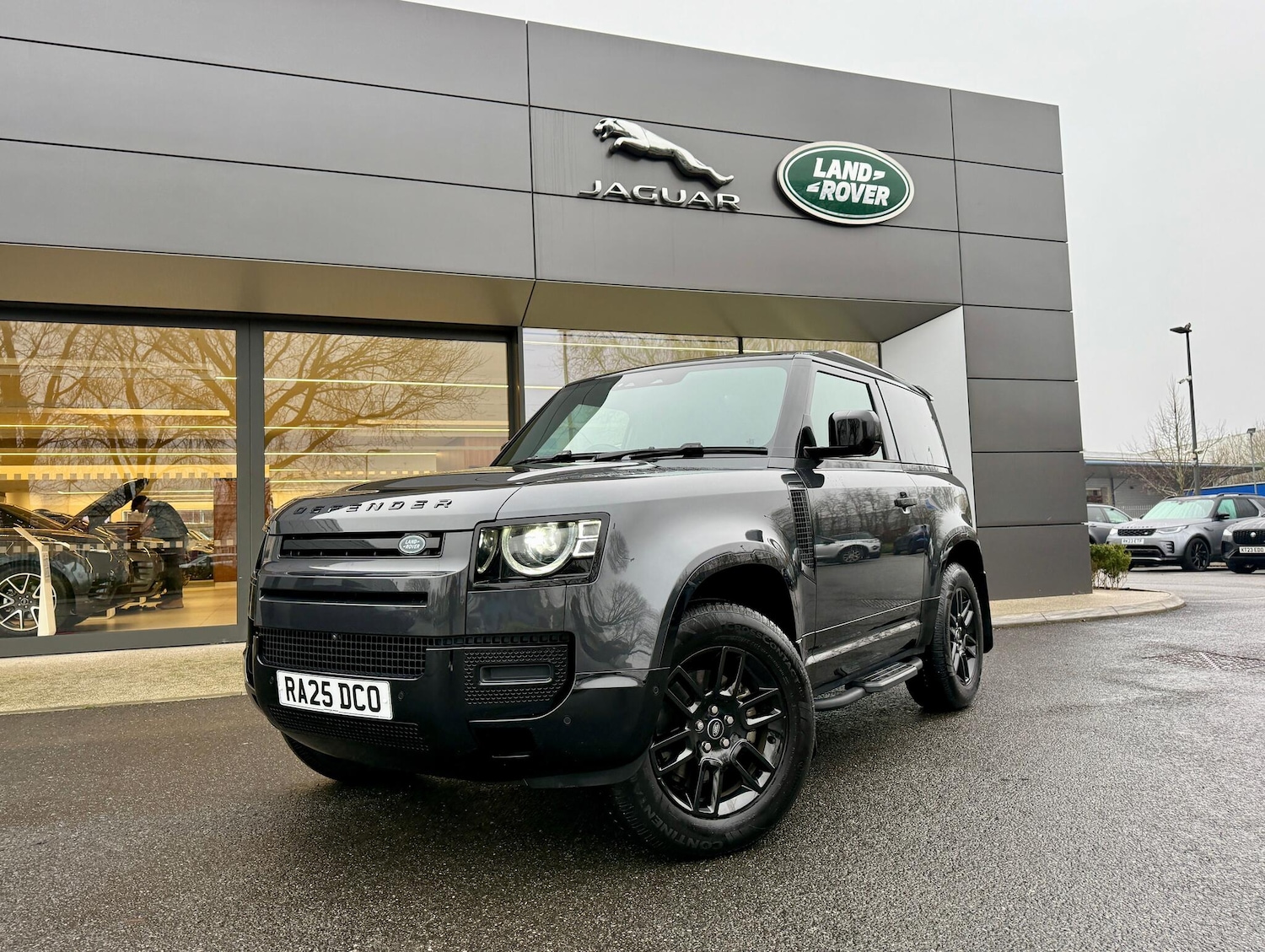 Used Land Rover Defender 2025 for sale - 77143961: Photo 1