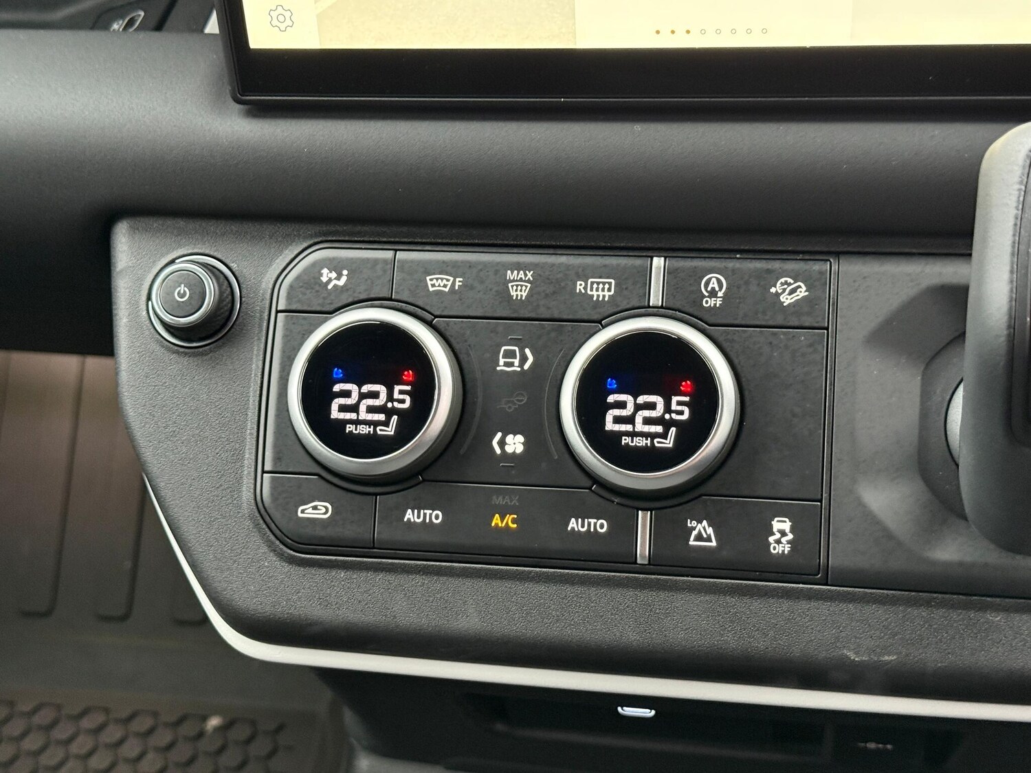 Used Land Rover Defender 2025 for sale - 77143961: Photo 15