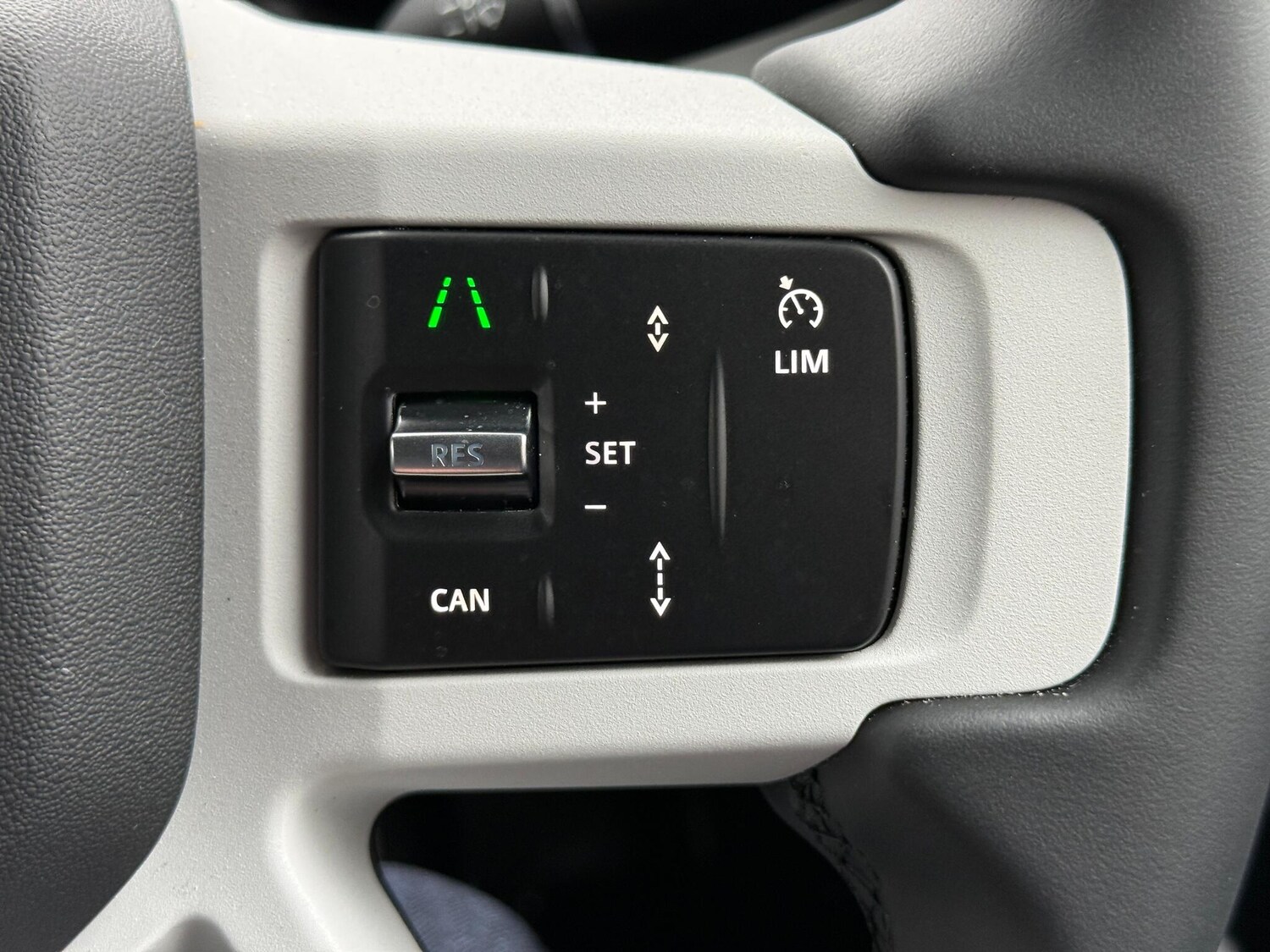 Used Land Rover Defender 2025 for sale - 77143961: Photo 26