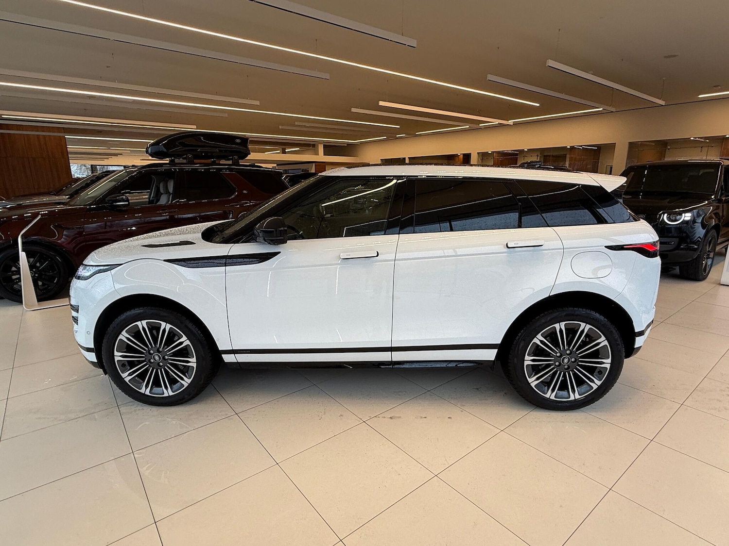 Used Land Rover Range Rover Evoque 2025 for sale - 77279705: Photo 2