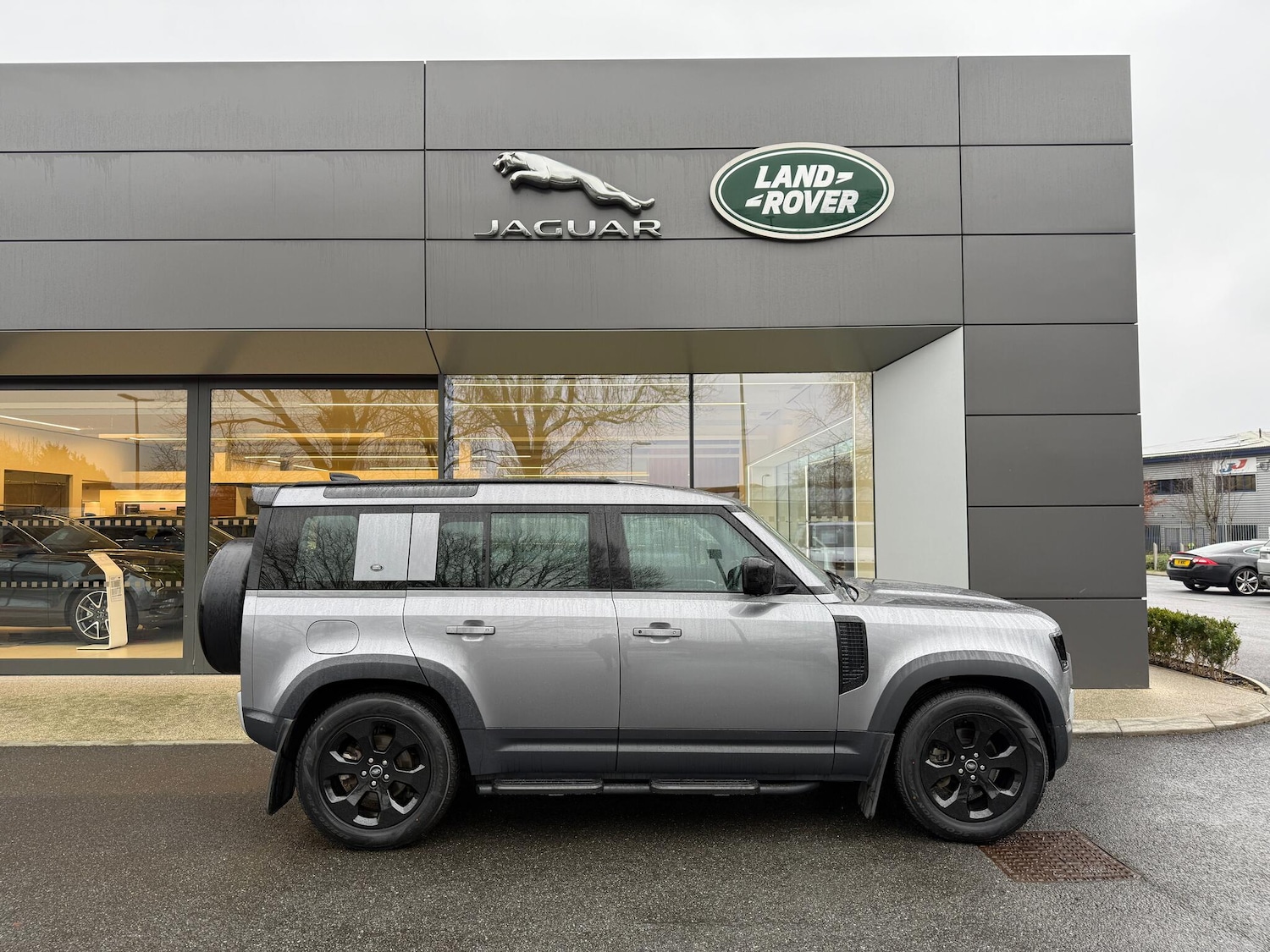 Used Land Rover Defender 110 2020 for sale - 76964590: Photo 2