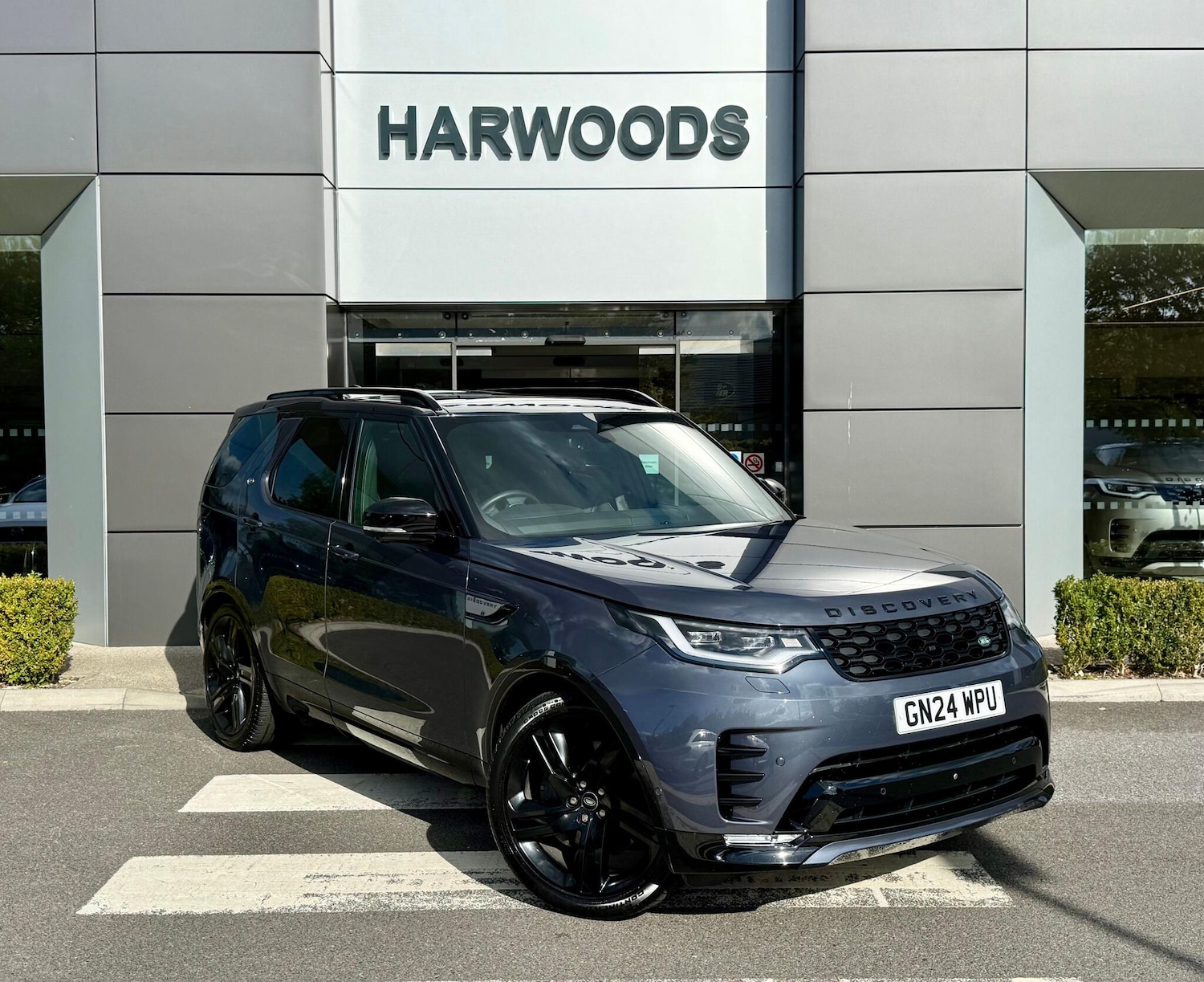 Used Land Rover Discovery 2024 for sale - 76109840: Photo 1