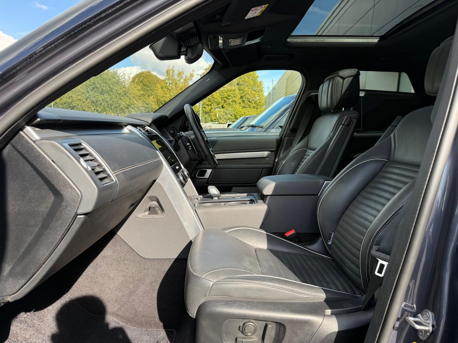 Used Land Rover Discovery 2024 for sale - 76109840: Photo 10