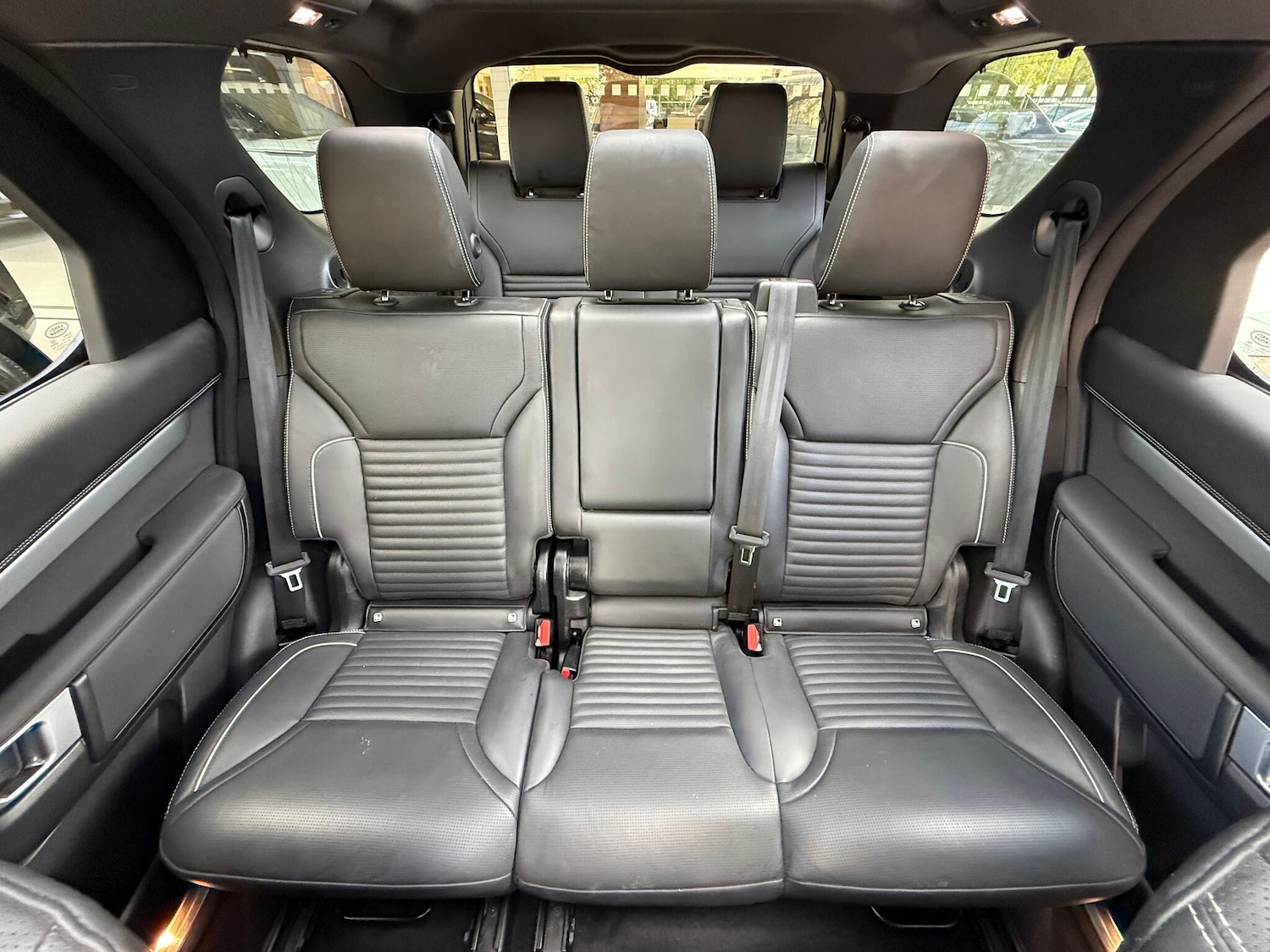 Used Land Rover Discovery 2024 for sale - 76109840: Photo 11