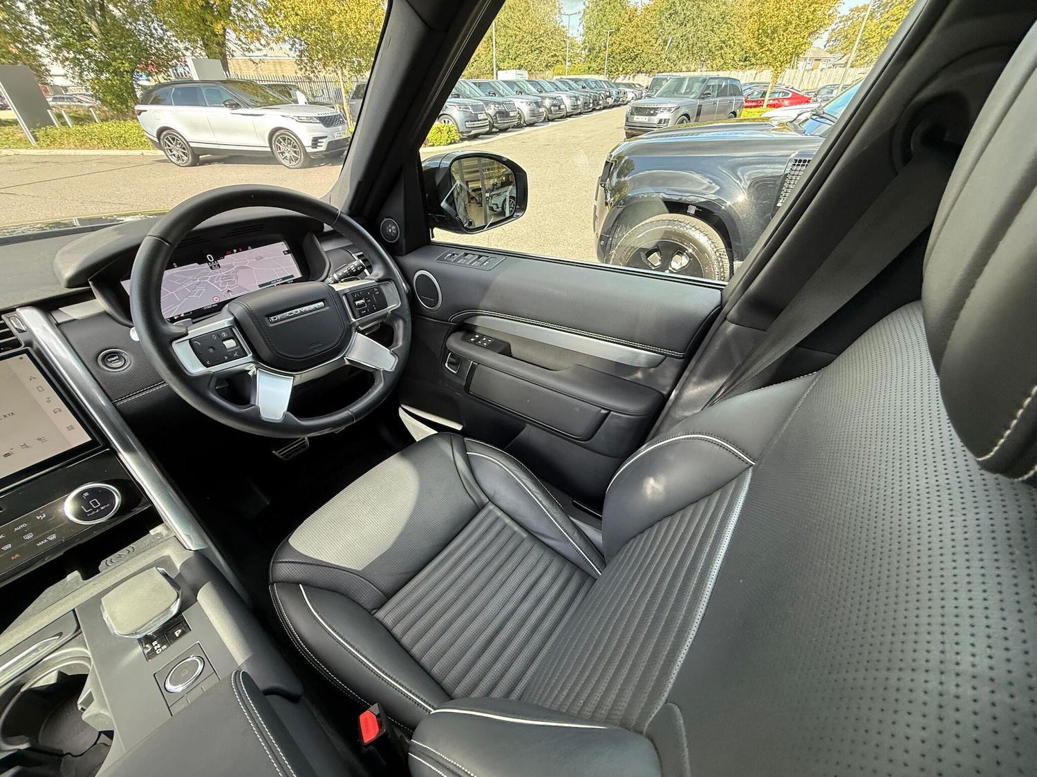 Used Land Rover Discovery 2024 for sale - 76109840: Photo 13