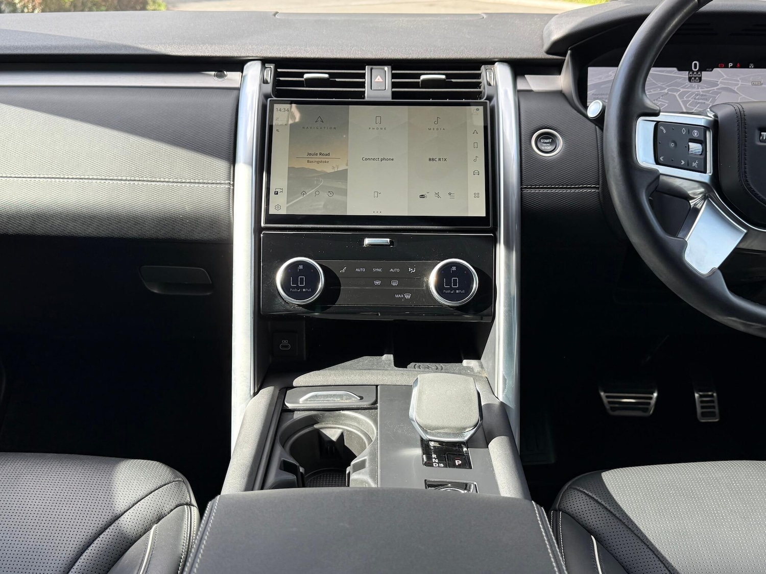 Used Land Rover Discovery 2024 for sale - 76109840: Photo 15
