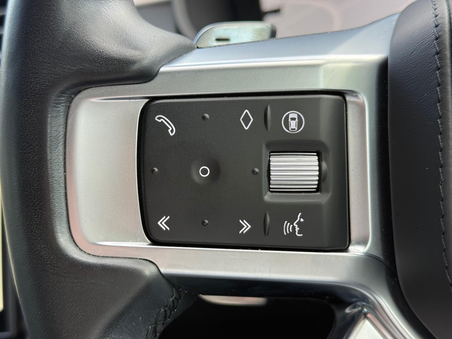 Used Land Rover Discovery 2024 for sale - 76109840: Photo 27