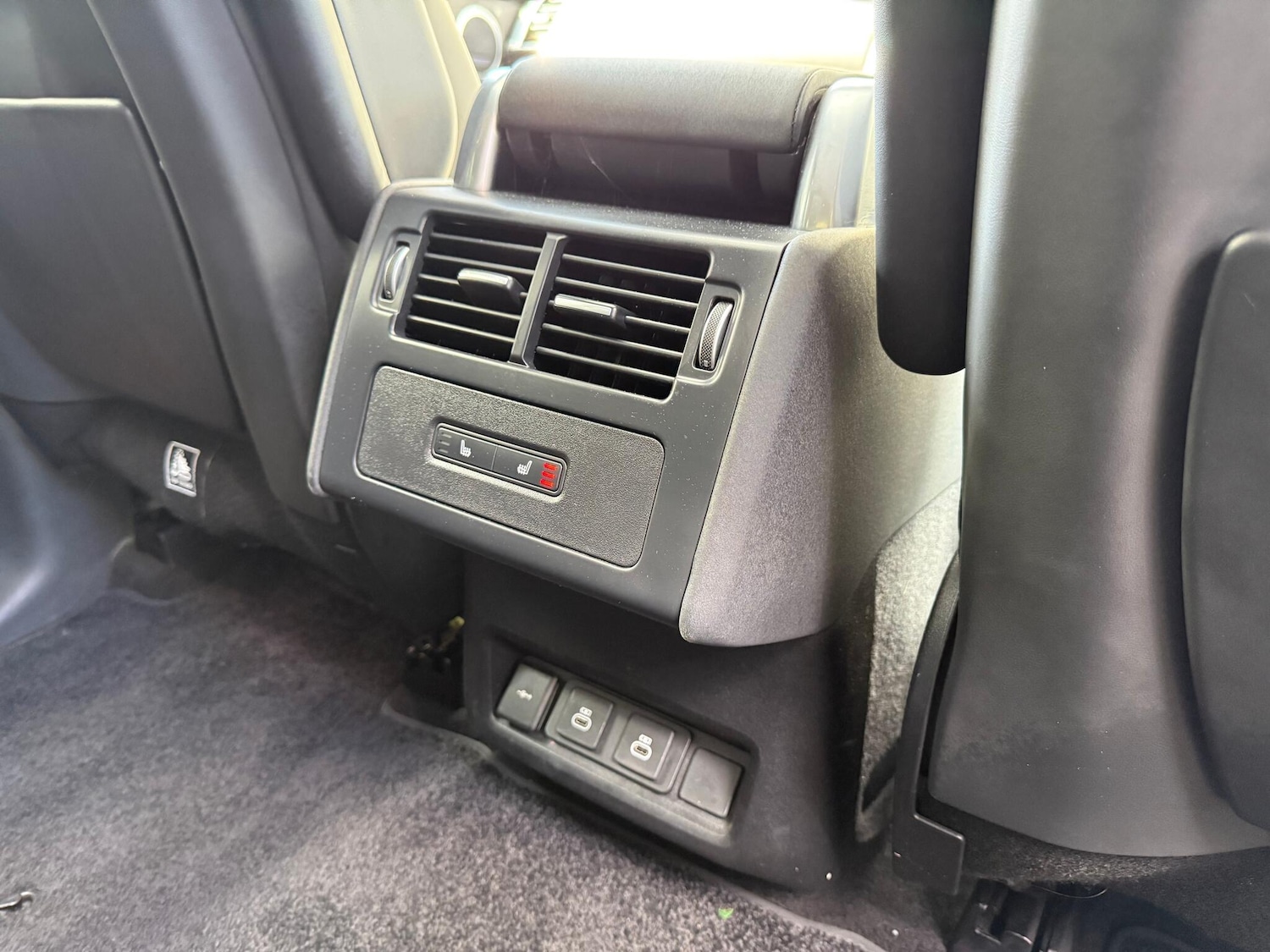 Used Land Rover Discovery 2024 for sale - 76109840: Photo 40
