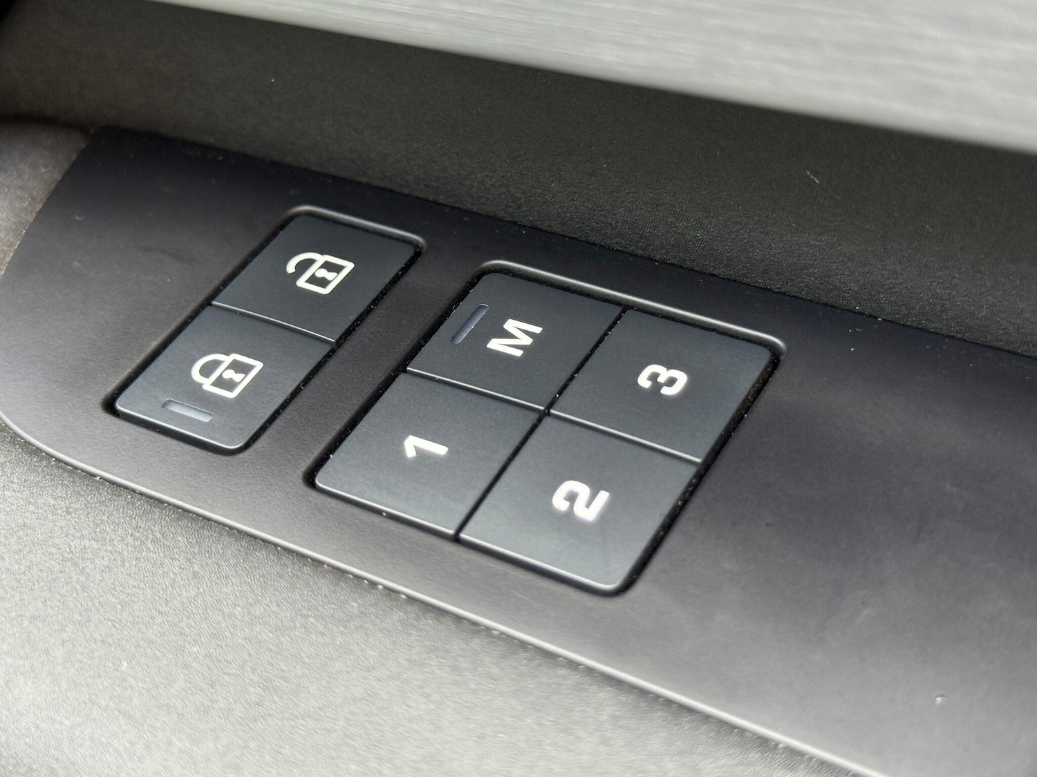 Used Land Rover Discovery 2024 for sale - 76109840: Photo 56