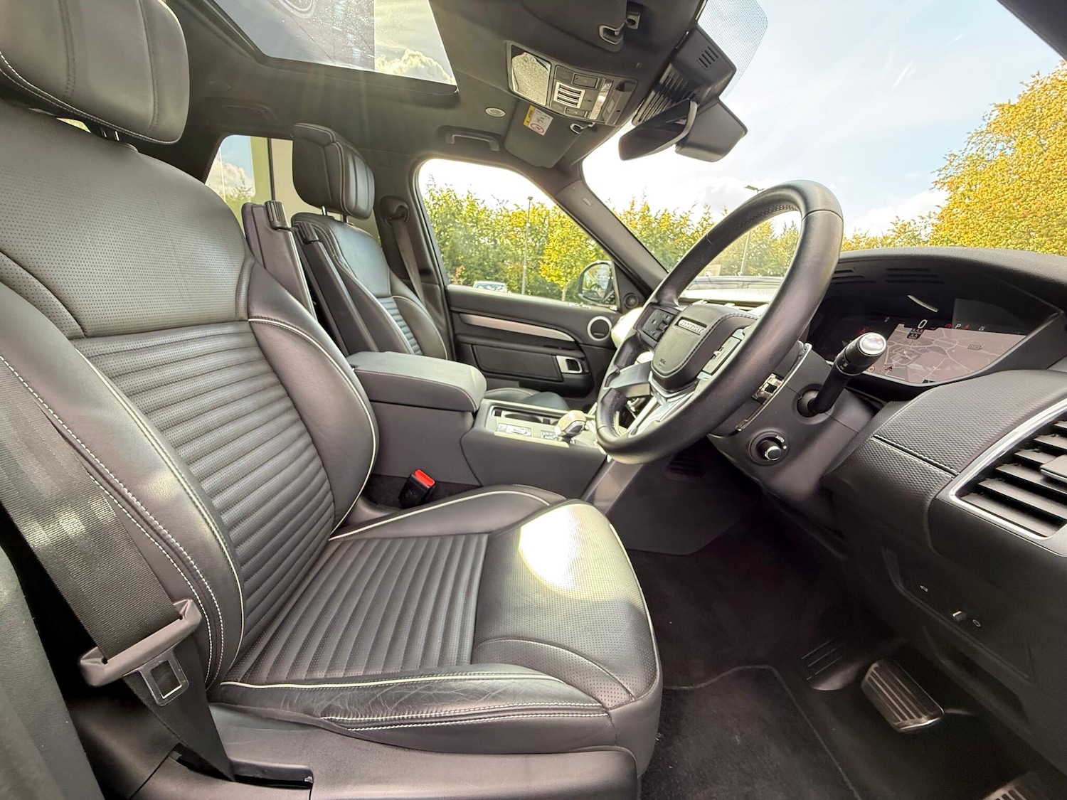 Used Land Rover Discovery 2024 for sale - 76109840: Photo 9