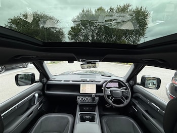 Used Land Rover Defender 90 2023 for sale - 75646953: Photo