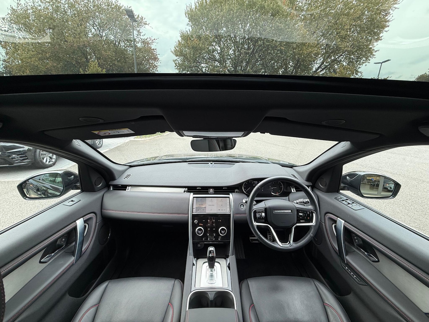 Used Land Rover Discovery Sport 2022 for sale - 76152983: Photo 3