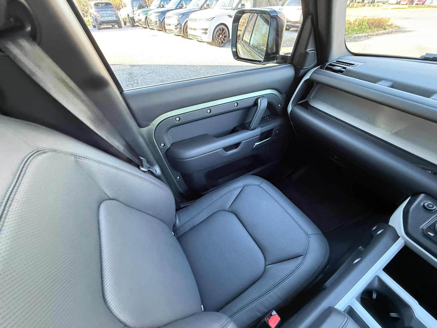 Used Land Rover Defender 110 for sale - 76714190: Photo 12