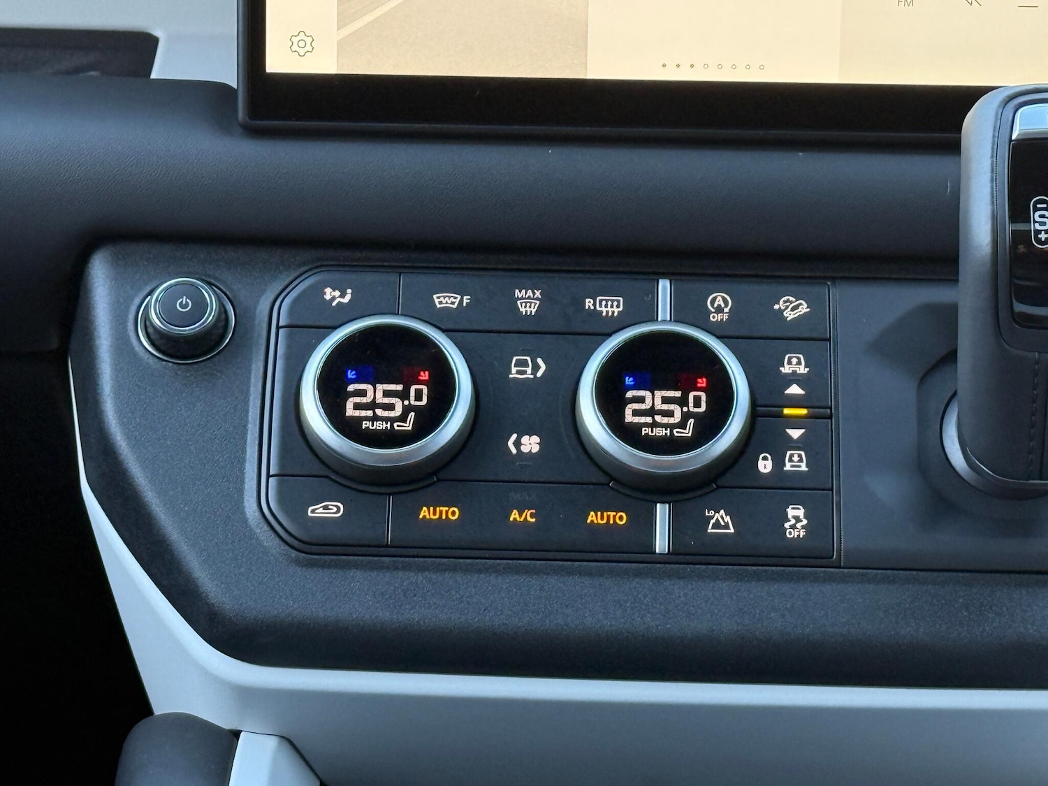 Used Land Rover Defender 110 for sale - 76714190: Photo 16