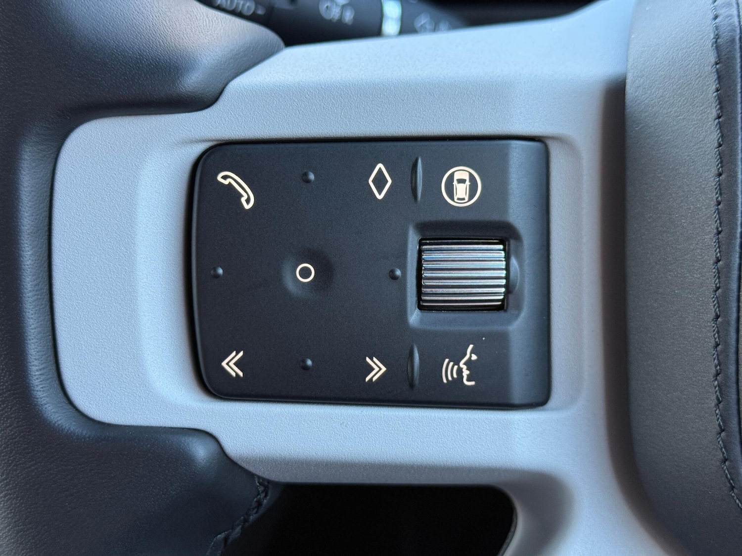 Used Land Rover Defender 110 for sale - 76714190: Photo 25