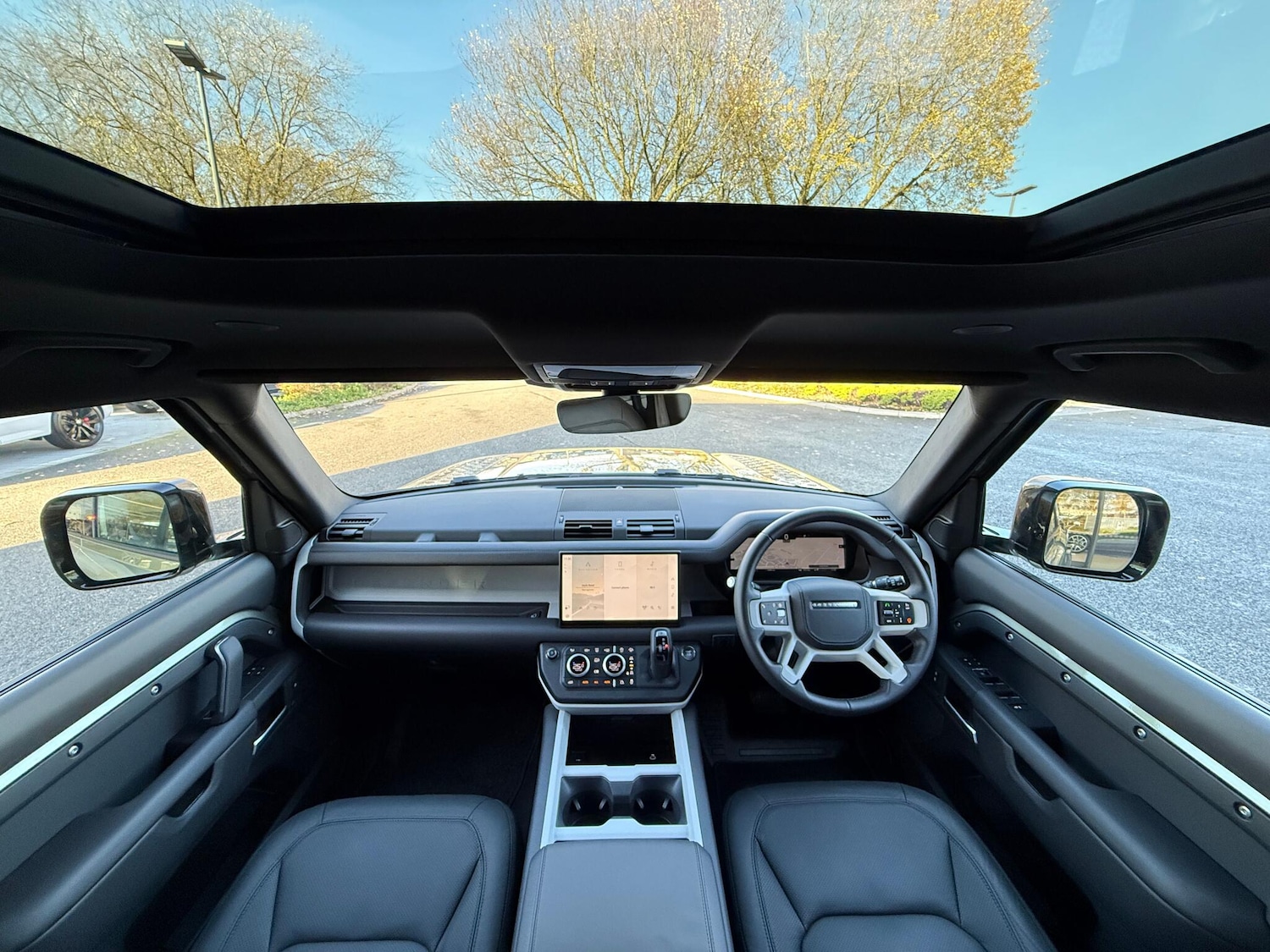 Used Land Rover Defender 110 for sale - 76714190: Photo 3