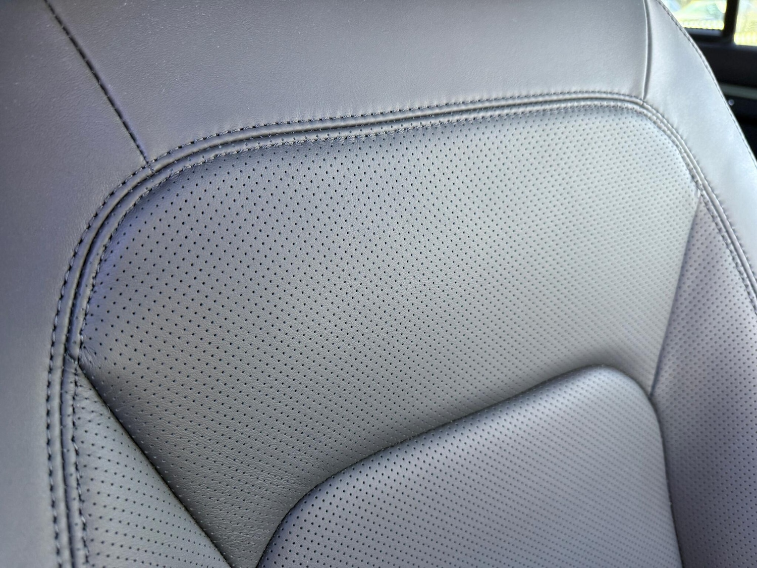 Used Land Rover Defender 110 for sale - 76714190: Photo 33