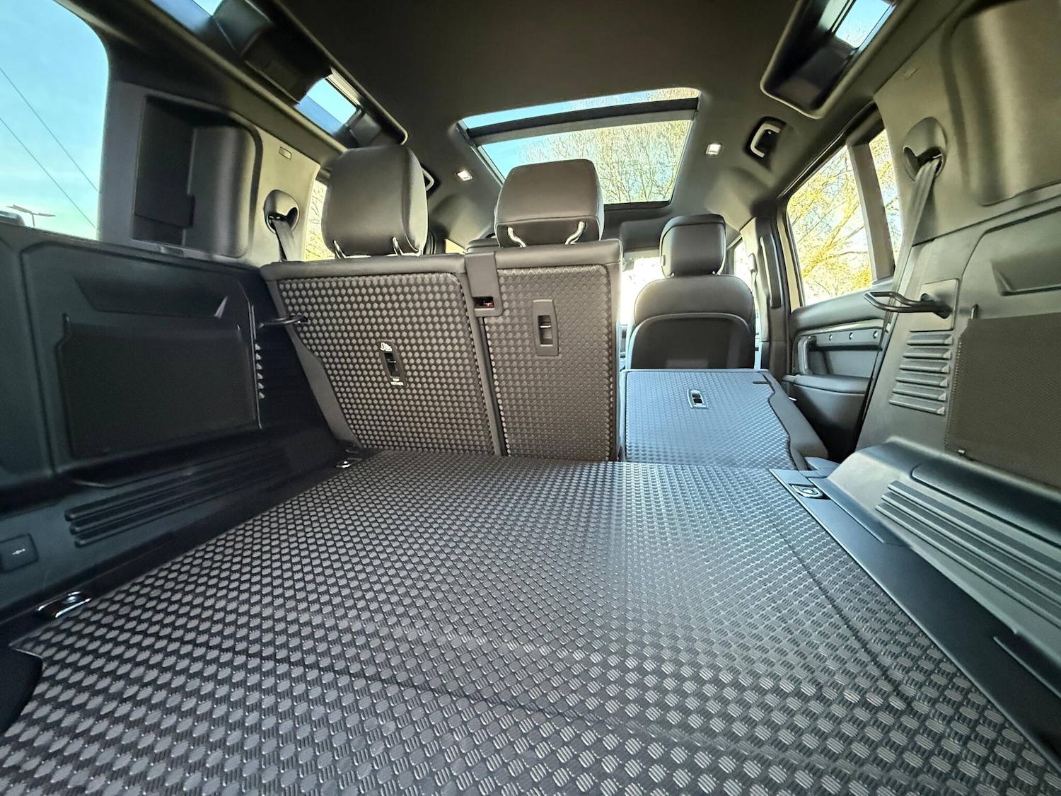 Used Land Rover Defender 110 for sale - 76714190: Photo 44