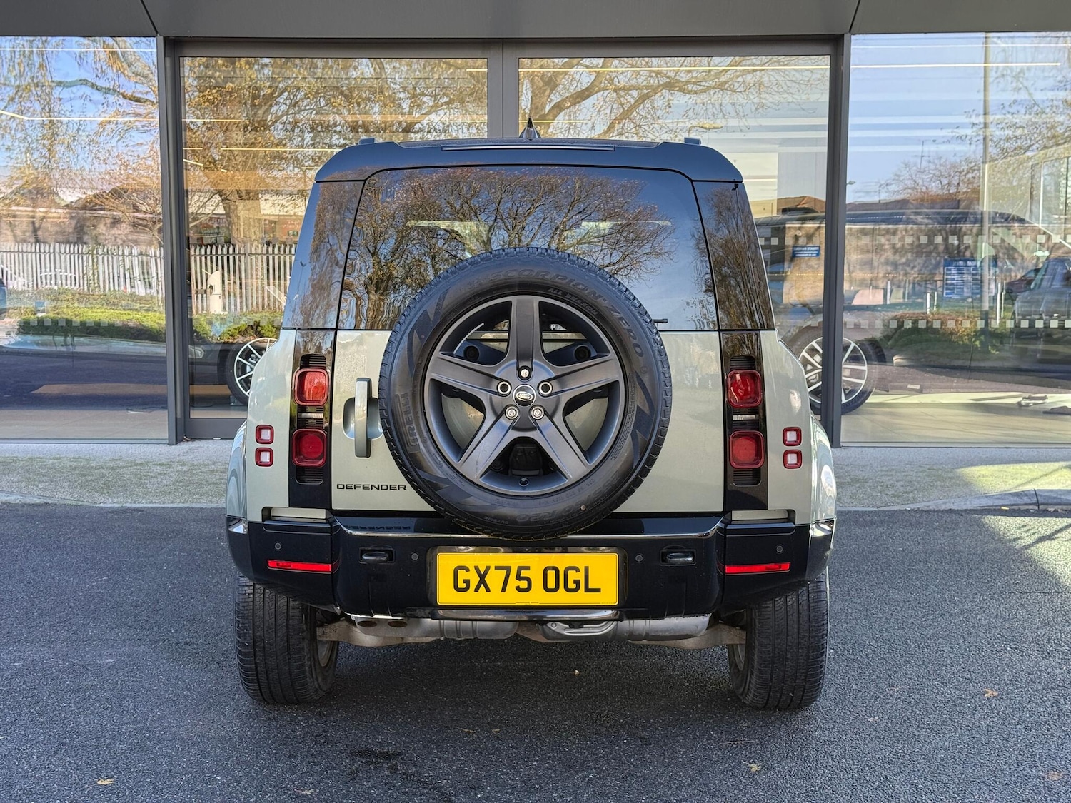 Used Land Rover Defender 110 for sale - 76714190: Photo 6