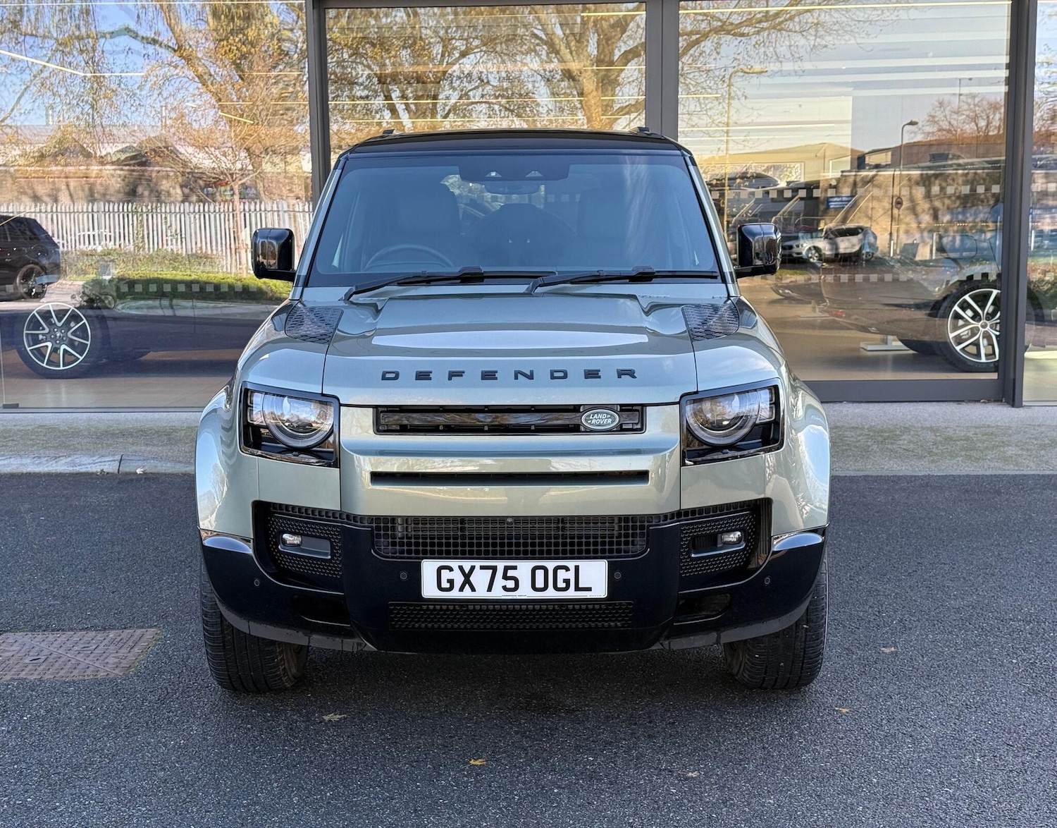 Used Land Rover Defender 110 for sale - 76714190: Photo 8