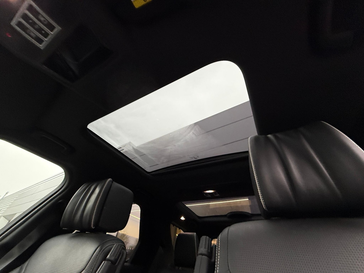 Used Land Rover Discovery 2020 for sale - 77040835: Photo 5