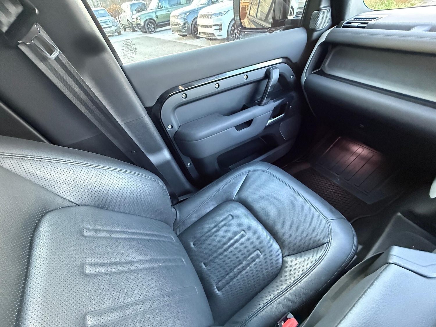 Used Land Rover Defender 110 2021 for sale - 76781077: Photo 12