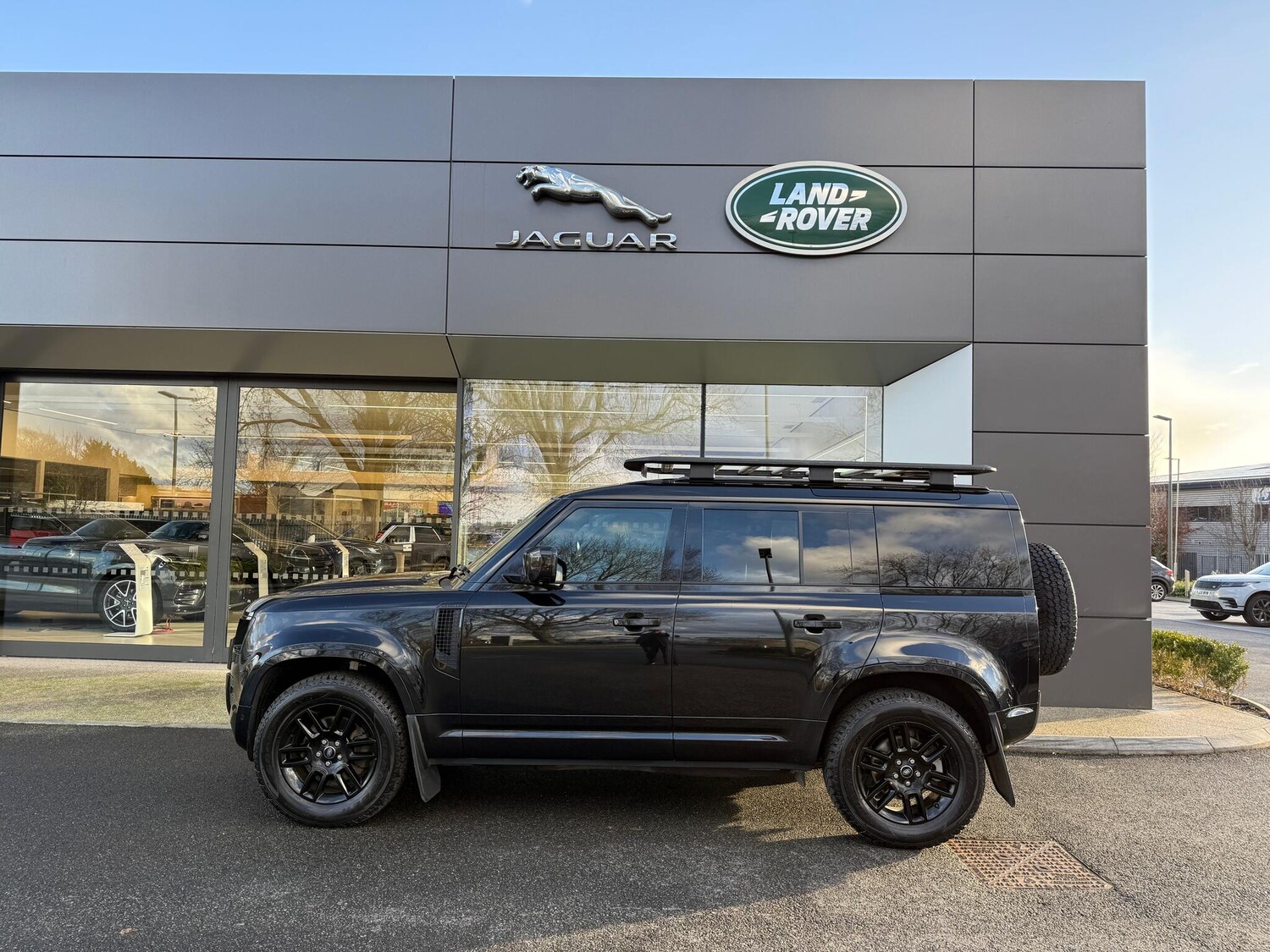 Used Land Rover Defender 110 2021 for sale - 76781077: Photo 25