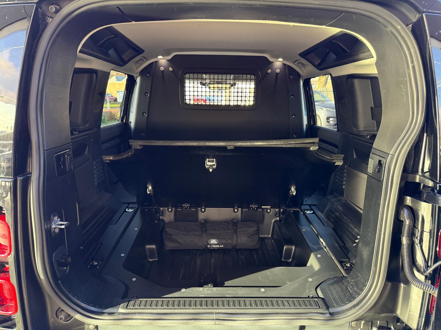 Used Land Rover Defender 110 2021 for sale - 76781077: Photo 38