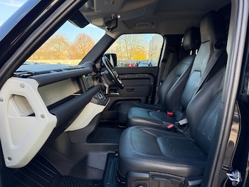 Used Land Rover Defender 110 2021 for sale - 76781077: Photo