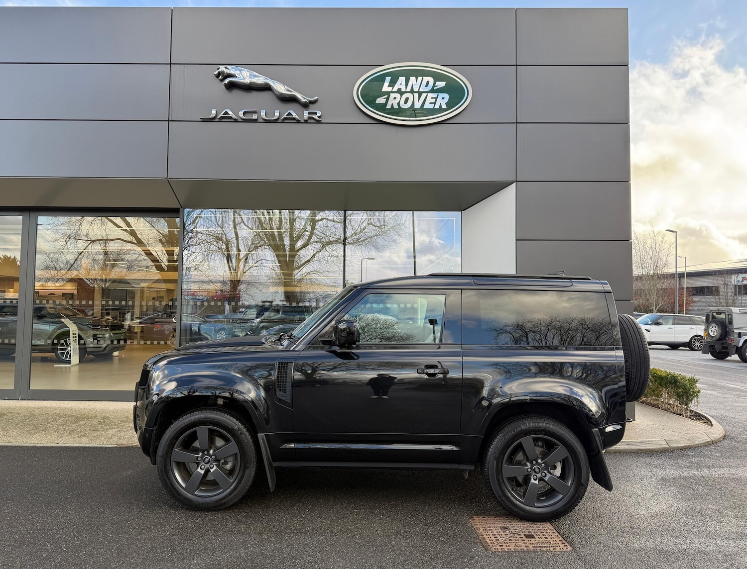 Used Land Rover Defender 2023 for sale - 77230542: Photo 27