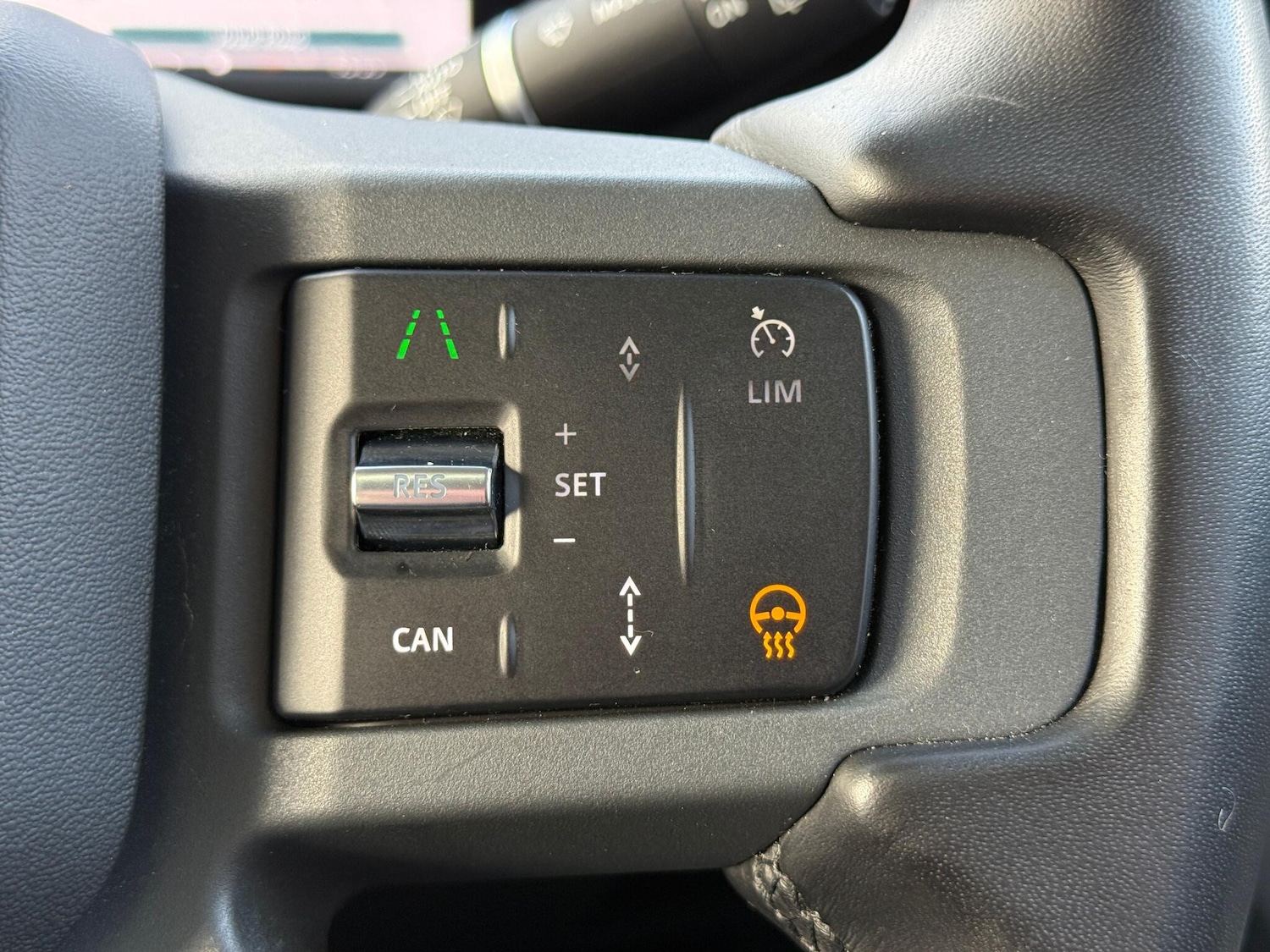 Used Land Rover Defender 2023 for sale - 77230542: Photo 28