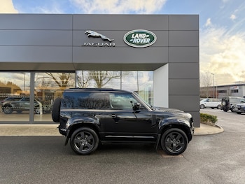 Used Land Rover Defender 90 2023 for sale - 77230542: Photo