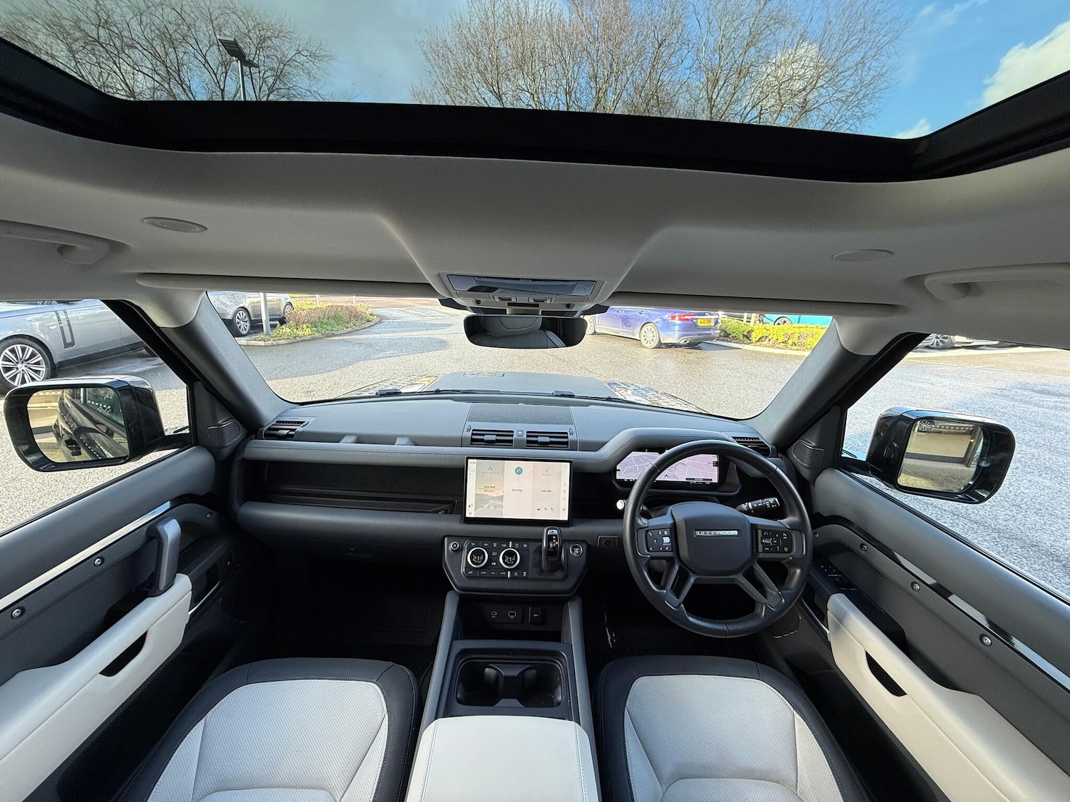 Used Land Rover Defender 2023 for sale - 77230542: Photo 3